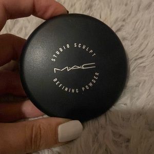 Mac Studio sculpt powder light